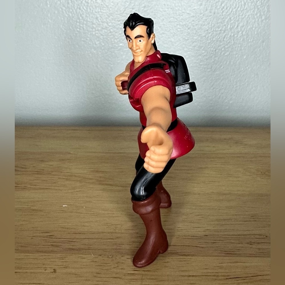 2002 Gaston‎ Disney Beauty & the Beast 4.5” Action Figure Plastic McDonald’s Toy - Picture 3 of 6